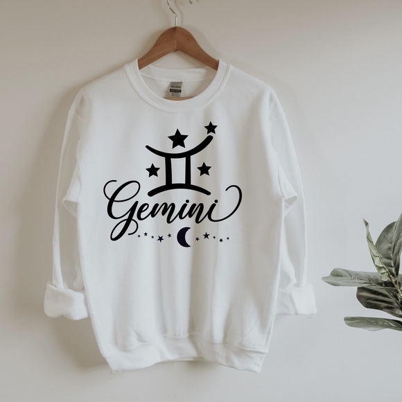 NEW Oversized Zodiac Sweatshirt S-5X Women - Picture 4 of 4